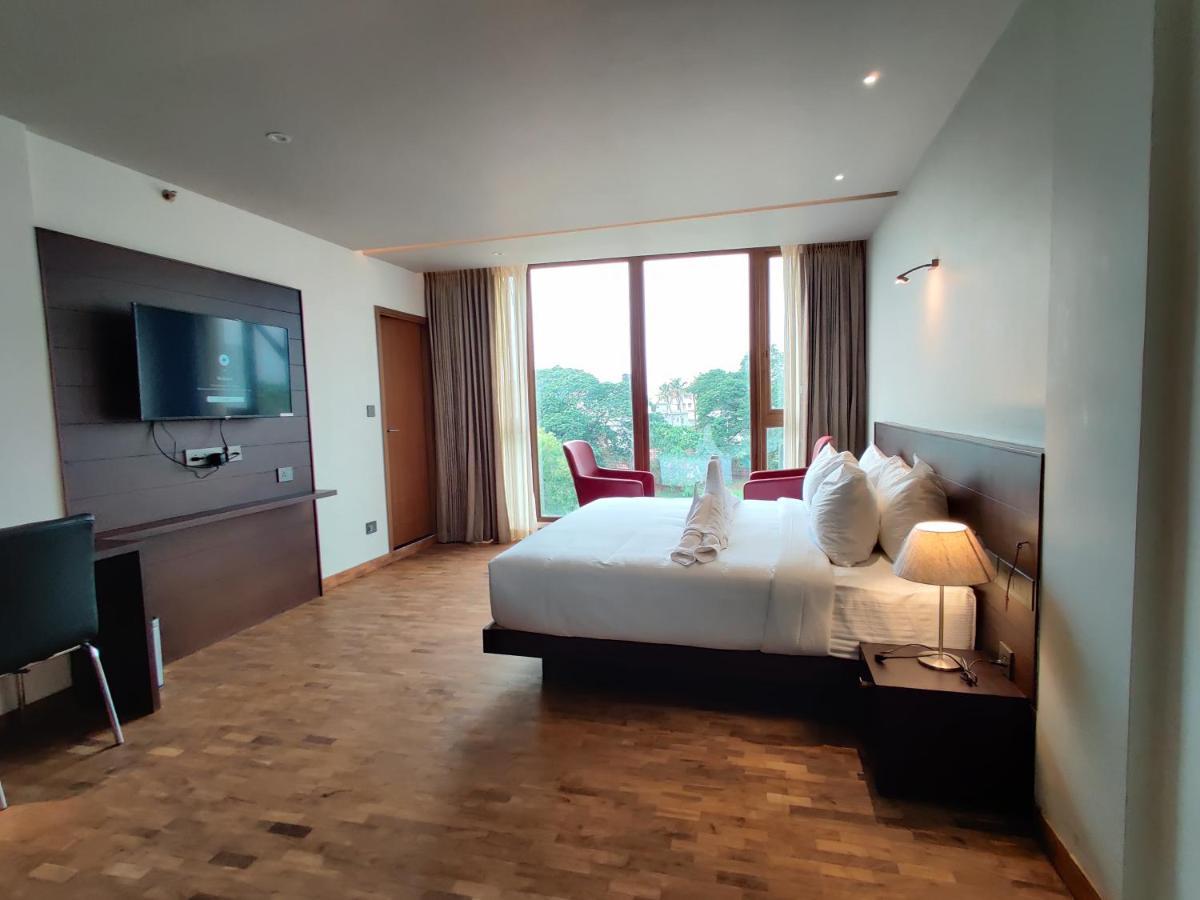 Florida Airport Hotel Kochi Nedumbassery Kültér fotó